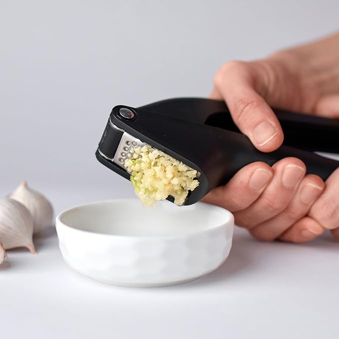 uxcell Garlic Press, 7.5 Inch Stainless Steel Garlic Slicer Crusher Tool Kitchen Utensil for Home Cooks and Professional Chefs, Black